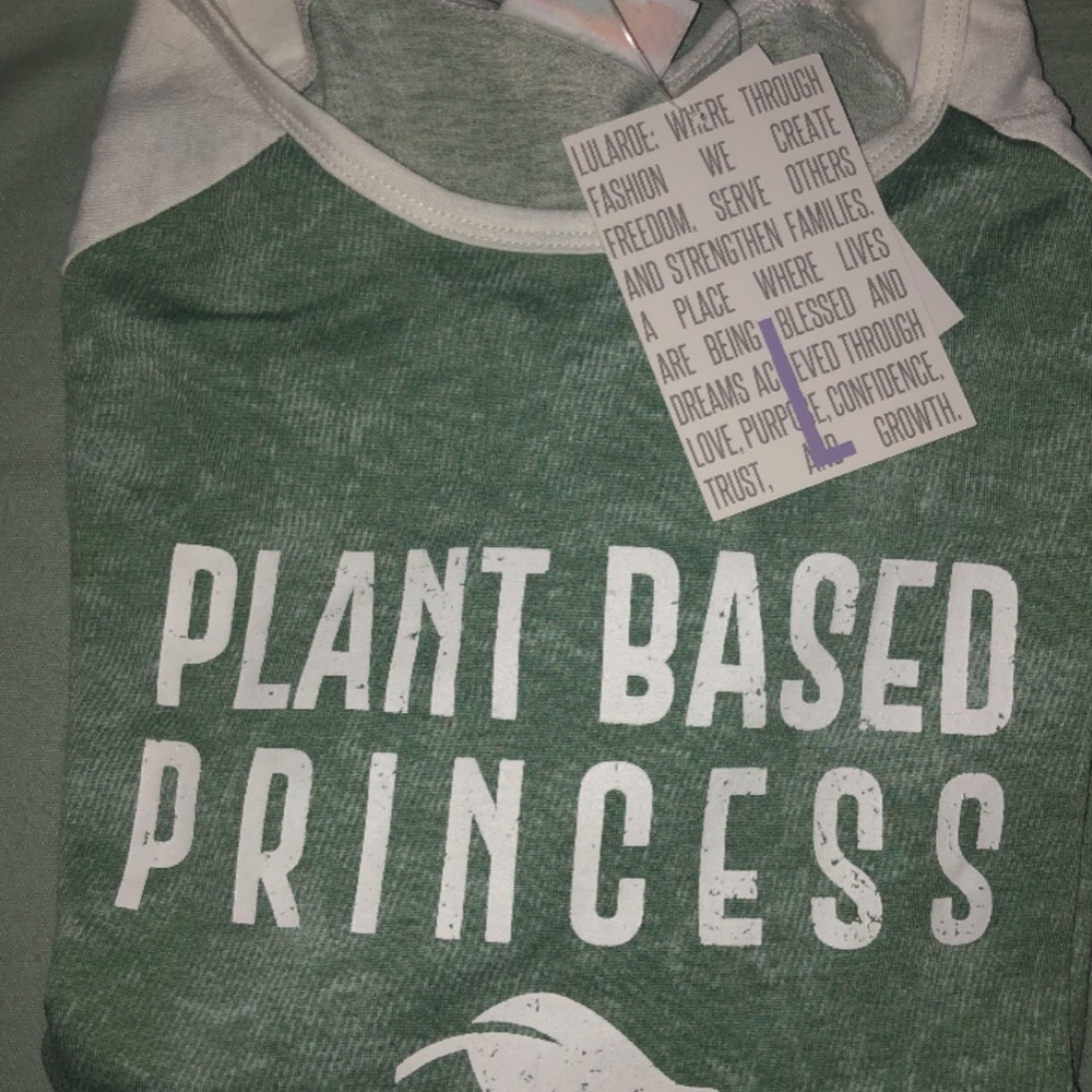 Lularoe Randy T - Picture 3 of 3